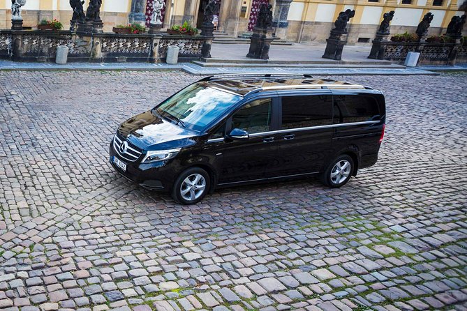 Private Transfer From Prague to Vienna via Cesky Krumlov - Scenic Route Through Cesky Krumlov