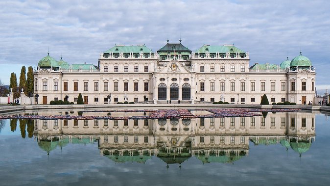 Private Transfer From Prague to Vienna With 2h for Sightseeing - Key Points