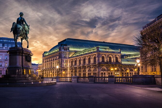 Private Transfer From Prague to Vienna With 2h for Sightseeing - Booking Information