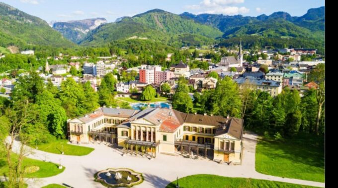 Private Transfer From Salzburg to Hallstatt With 1 Free Stop - Highlights of the Transfer