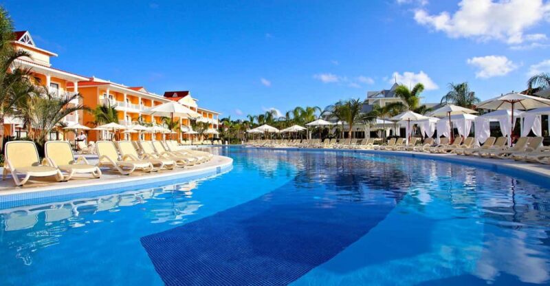 Private Transfer From SDQ to Bahia Principe Aquamarine - Pricing and Booking