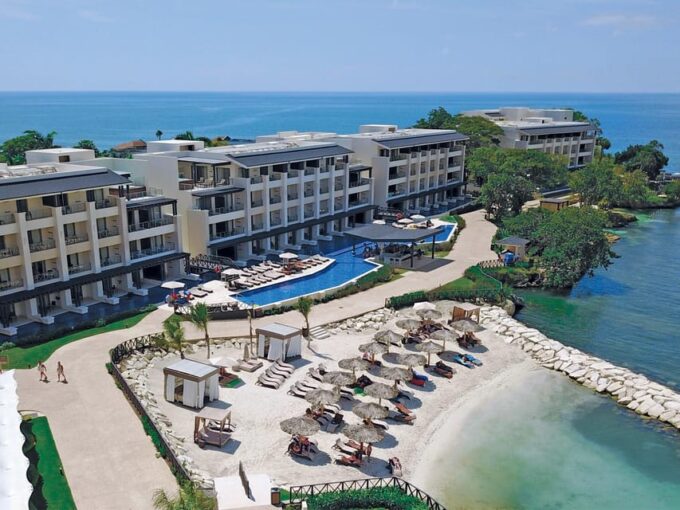 Private Transfer From SDQ to Hideaway by Royalton - Frequently Asked Questions