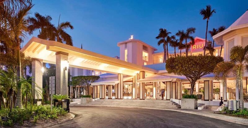 Private Transfer From SDQ to Riu Palace Macao - Pricing and Booking