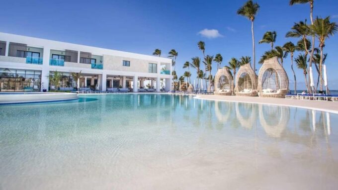 Private Transfer From Serenade Punta Cana to SDQ - Meet and Greet Service