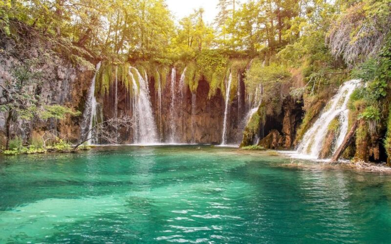 Private Transfer From Split to Zagreb With Stop at Plitvice - Booking Information
