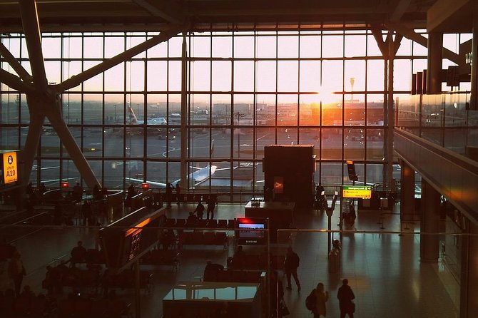Private Transfer From/To Airports From/To London - Inclusive Features
