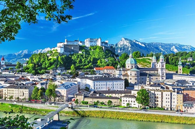 Private Transfer From Vienna to Salzburg With 3h Sightseeing Stop in Hallstatt - Amenities Provided