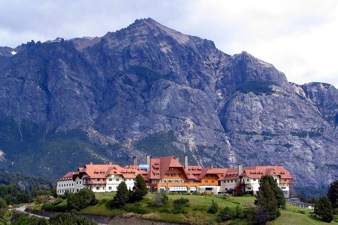 Private Transfer From Villa La Angostura to Bariloche (Brc) Airport - Meeting and Pickup Details