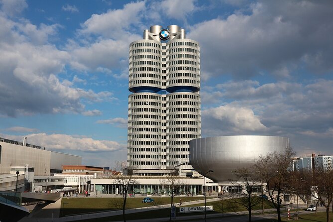 Private Transfer From Vilshofen to Munich With Sightseeing - Service Details