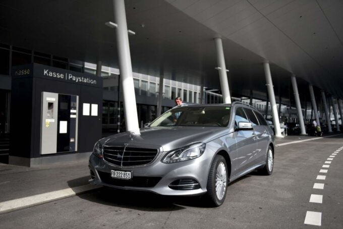 Private Transfer From Zurich Airport to Laax - Comfortable Travel