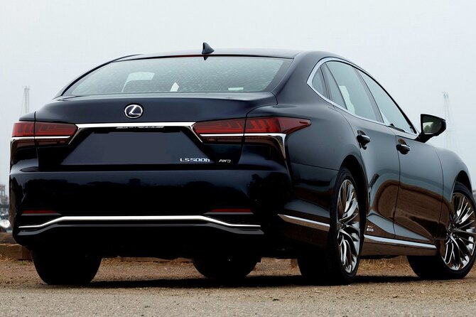 Private Transfer: Hong Kong Airport HKG to Hong Kong City in Business Car - Key Points