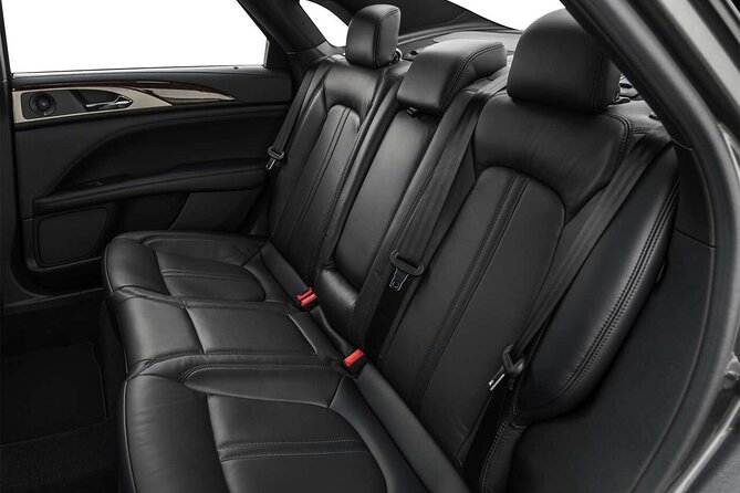 Private Transfer HOUston City to HOUston Airport HOU - IAH by Car - Included Amenities