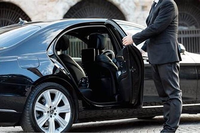 Private Transfer in a Luxury Sedan From Louis Armstrong Airport - Key Points