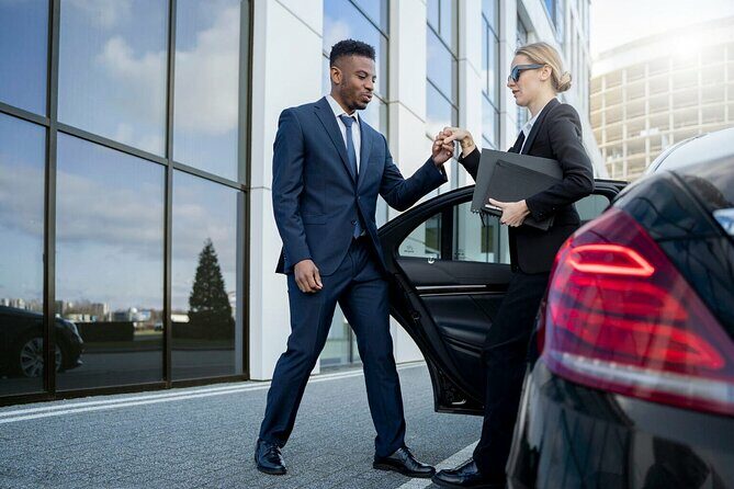 Private Transfer in a Luxury Vehicle to and/or from SAT Airport - Key Points