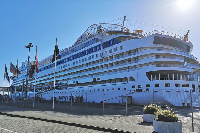 Private Transfer: Kiel Cruise Port to Hamburg or Airport HAM - Operating Hours