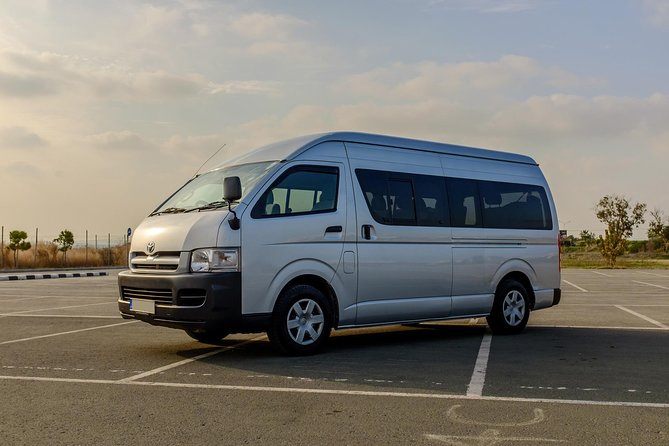 Private Transfer: Larnaca Airport to Larnaca District 1-14 Pax - Meet the Driver