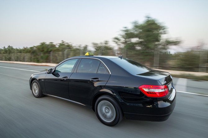 Private Transfer: Larnaca Airport to Protaras With Return 1-14 Pax - Meeting Point and Pickup