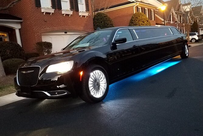 Private Transfer: LAS Vegas to LAS Airport by Luxury SUV or Limousine up to 8 P - Luxury Vehicle Options