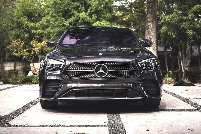 Private Transfer: Las Vegas to Las Vegas Airport LAS in Business Car - Vehicle Options