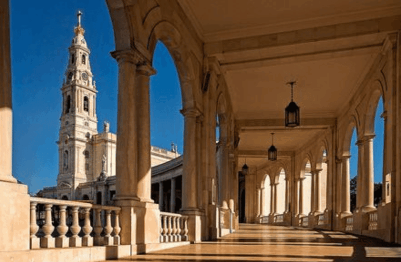Private Transfer Lisboa-Porto and Vice-Versa With 2 Stops - Exploring Óbidos