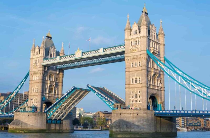 Private Transfer: London Heathrow Airport to Woolwich. - Passenger Restrictions