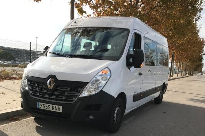 Private Transfer Minibus From Airport Barcelona to Salou - Accessibility and Accommodations