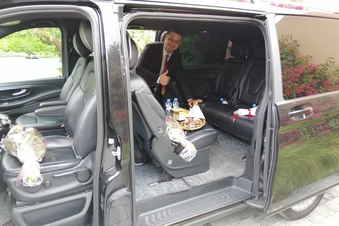 Private Transfer: Mohammed V Airport to the City of Casablanca - Pickup and Meeting Details