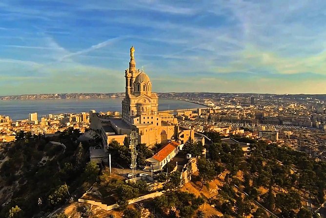 Private Transfer: MRS Airport to Marseille in Business Car - Airport Waiting Time