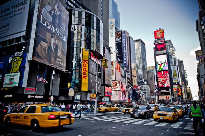 Private Transfer: Newark Airport EWR to New York by Luxury SUV - Pricing and Availability