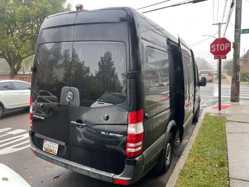 Private Transfer: Newark Airport to Manhattan Up to 12pax - Driver Coordination
