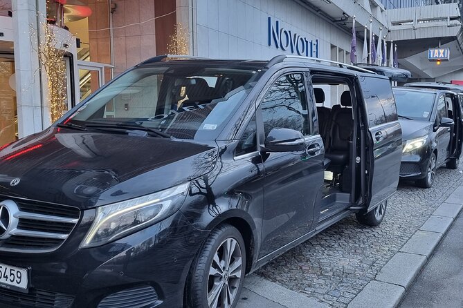 Private Transfer Paris - Proximity to Public Transportation