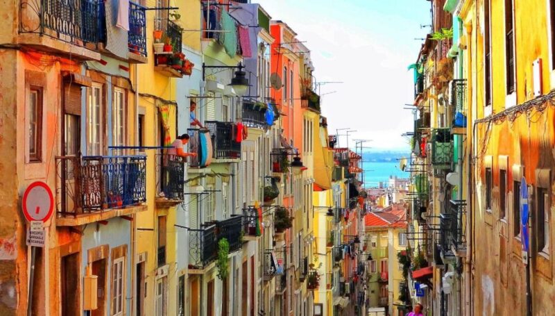 Private Transfer Porto To/From Lisbon + Attractions Stops - Itinerary and Stops