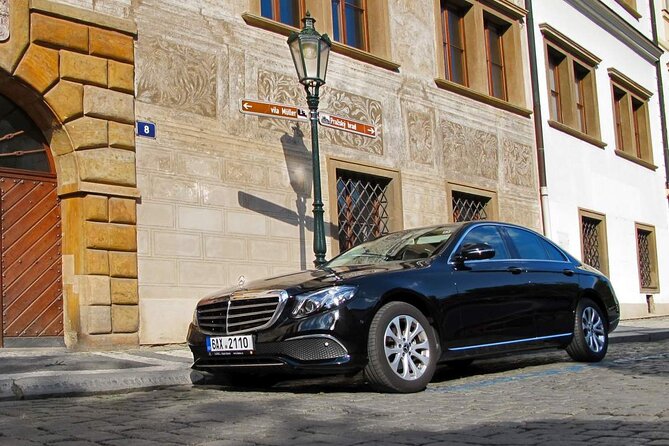 Private Transfer: Prague to Vienna - Operating Hours