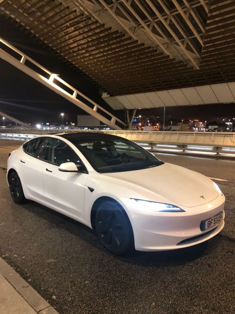 Private Transfer Premium: Porto Airport - Porto and Gaia - Vehicle and Driver