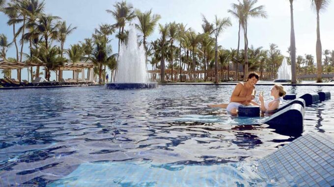 Private Transfer Punta Cana Airport to Barcelo Bavaro Palace - Personalized Experience