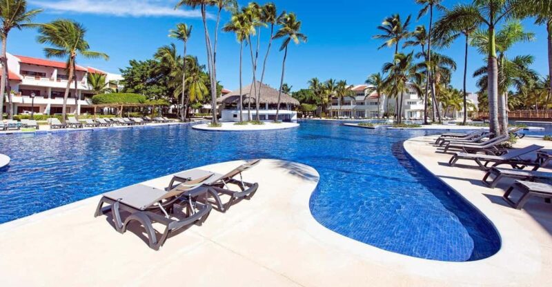 Private Transfer Punta Cana Airport to Iberostar Punta Cana - Driver and Communication