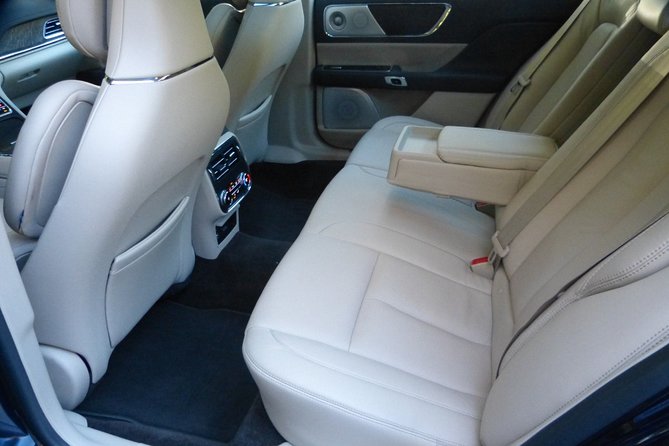 Private Transfer: San Antonio Airport to San Antonio by Sedan, SUV or Minibus - Hassle-free and Seamless Transfer