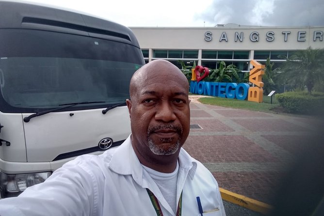 Private Transfer Sangster Airport to Ocho Rios Y Runaway Bay - Booking Your Stay