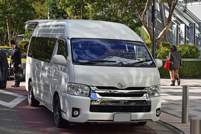 Private Transfer- Sapporo New Chitose Airport (CTS) to Otaru Port - Vehicle Specifications