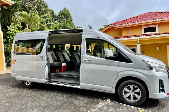 Private Transfer Tamarindo Beach To/From Liberia Airport - Vehicle and Amenities