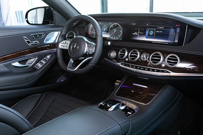 Private Transfer to or From Washington, DC and Ronald Reagan Airport DCA - Vehicle Options and Amenities
