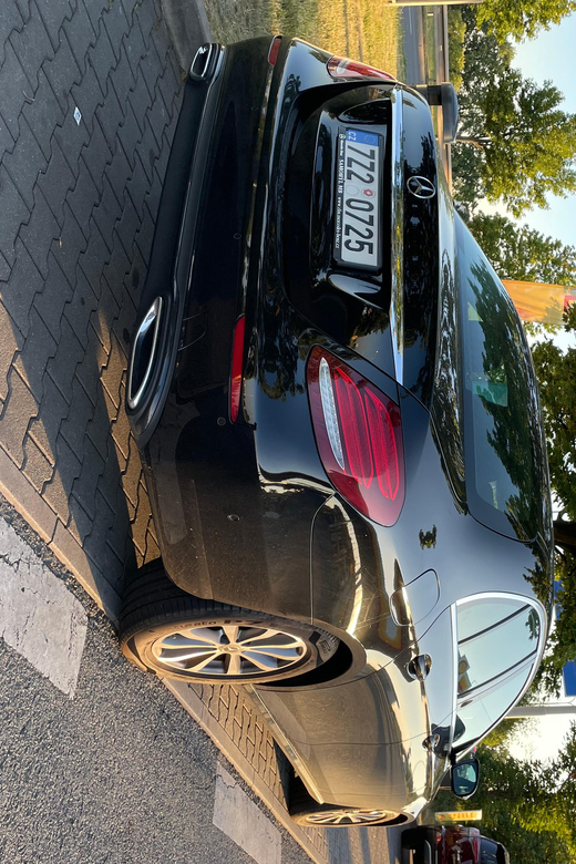Private Transfer to Prague Airport Business/VIP - Flight Monitoring and Adjustments