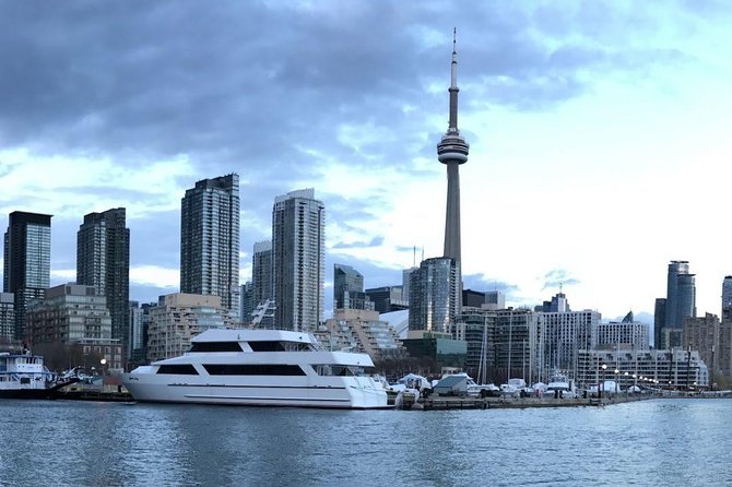 Private Transfer: Toronto to Pearson Airport YYZ in Business Car - Booking and Cancellation