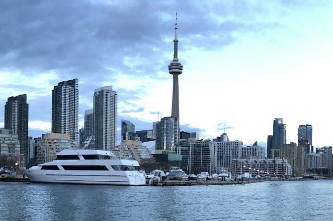 Private Transfer: Toronto to Pearson Airport YYZ in Luxury SUV - Professional Driver Services
