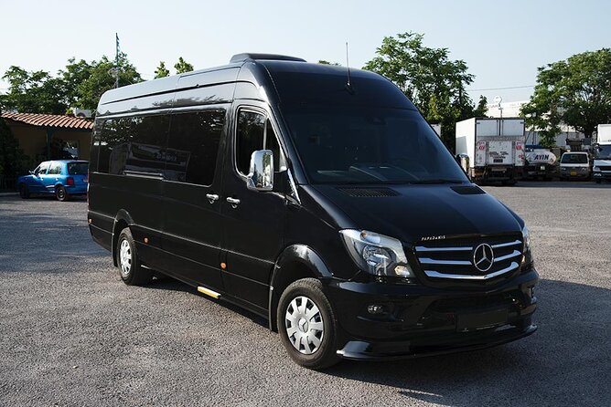 Private Transfer up to 16PAX From Athens-Piraeus to ATH Airport - Driver and Communication