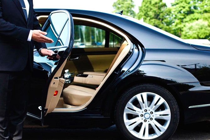 Private Transfer:- Waterloo OR Toronto Pearson Airport Black Car Service - Inclusions in the Service