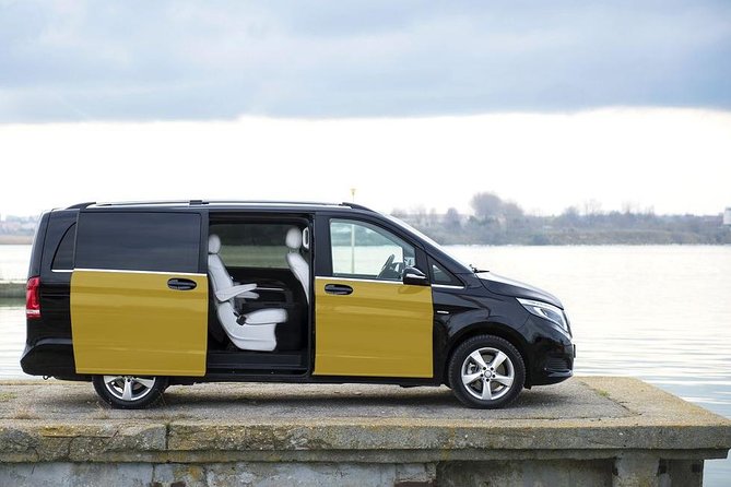 Private Transfers From Barcelona Airport to Barcelona City - Service Policies