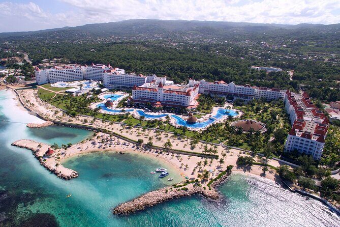 Private Transfers from Montego Bay Airport to Runaway Bay Hotels - The Sum Up