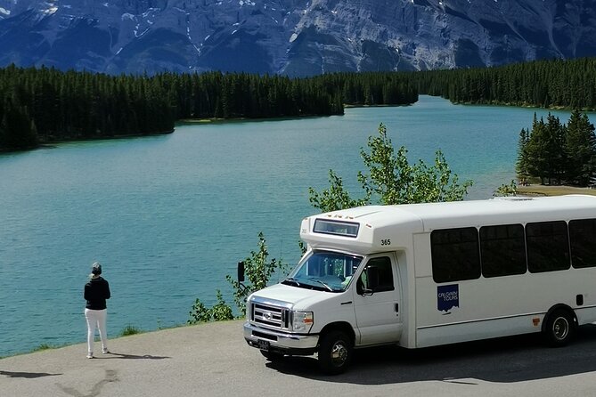 Private Transporation Calgary, Banff, Drumheller - Transportation Options