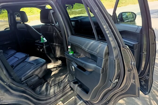 Private Transportation Deluxe Van - Accessibility Information